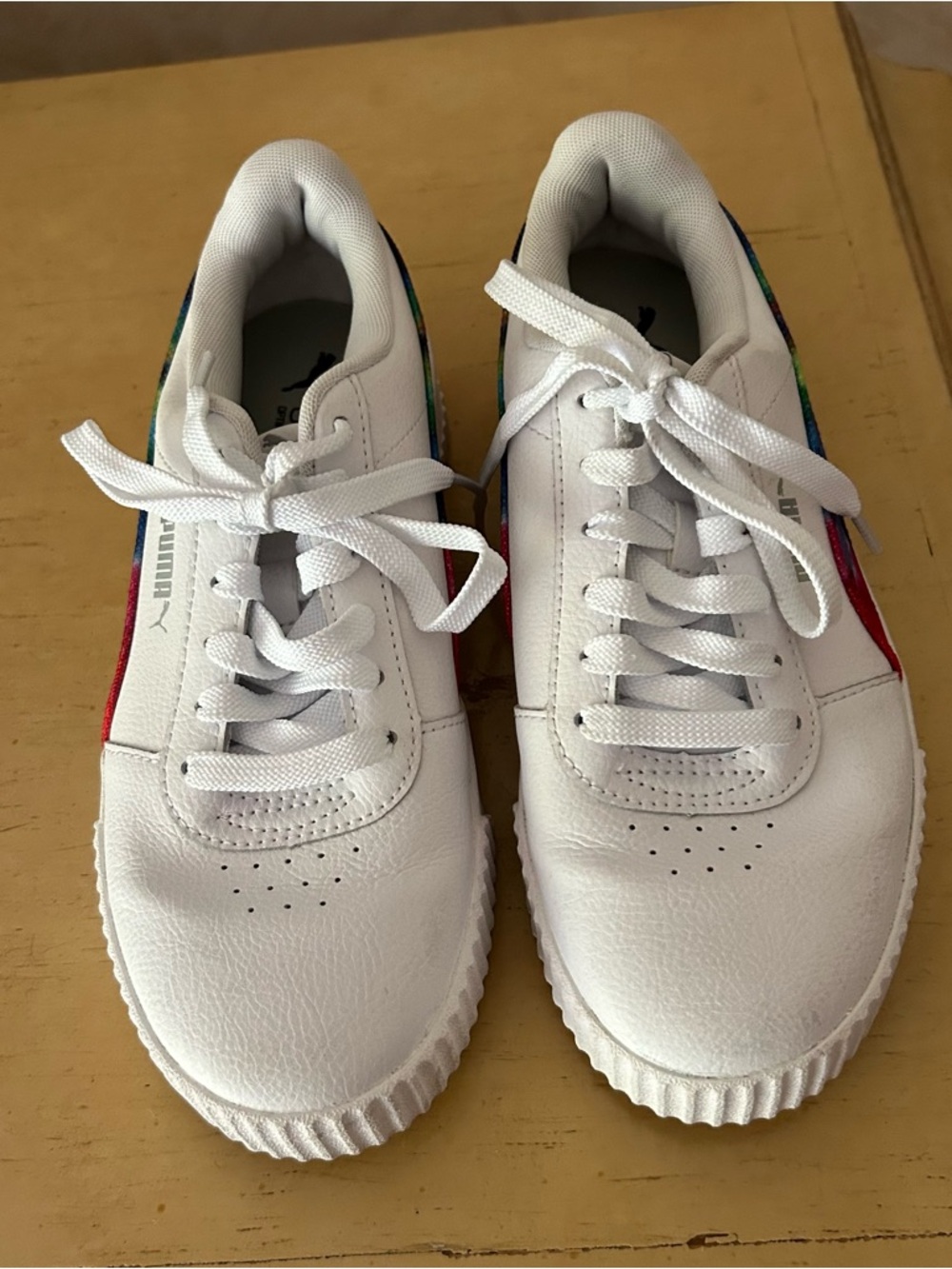 Puma Carina women’s white sneaker with tie dye stripes in size 7.5